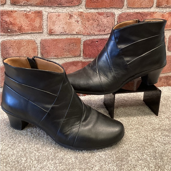 Earth Spirit Classic Flora womens black ankle boots size 10 - Picture 1 of 9